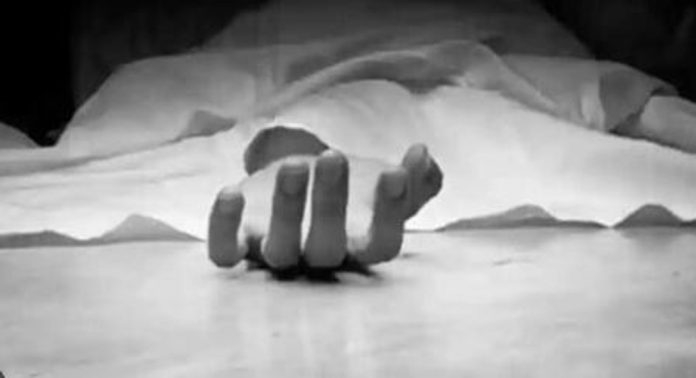 മകളെ വിമാനത്താവളത്തിലാക്കി മടങ്ങിവരവെ കാര് താഴ്ചയിലേക്ക് മറിഞ്ഞ് അപകടം ; 55 കാരന് ദാരുണാന്ത്യം മകളെ വിമാനത്താവളത്തിലാക്കി മടങ്ങിവരവെ കാര് താഴ്ചയിലേക്ക് മറിഞ്ഞ് അപകടം ; 55 കാരന് ദാരുണാന്ത്യം