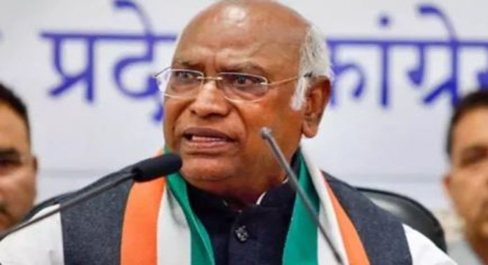 ബിജെപിയുടെ തെരഞ്ഞെടുപ്പ് ഗ്രാഫ് താഴോട്ട് ; മല്ലികാർജുൻ ഖാർഗെ ബിജെപിയുടെ തെരഞ്ഞെടുപ്പ് ഗ്രാഫ് താഴോട്ട് ; മല്ലികാർജുൻ ഖാർഗെ