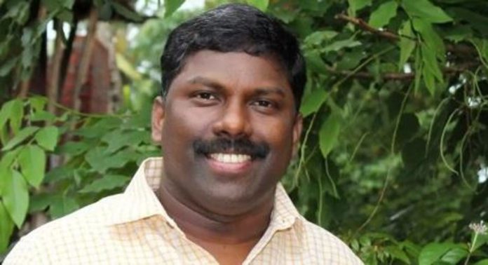 കരുവന്നൂര് ബാങ്ക് തട്ടിപ്പ് കേസ് ; സിപിഎം നേതാവ് പി.കെ. ബിജു ഇ.ഡിക്കു മുന്നില് ഹാജരായി കരുവന്നൂര് ബാങ്ക് തട്ടിപ്പ് കേസ് ; സിപിഎം നേതാവ് പി.കെ. ബിജു ഇ.ഡിക്കു മുന്നില് ഹാജരായി