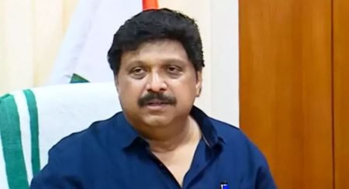 മന്ത്രി കെ ബി ഗണേഷ് കുമാറിനെതിരെ ട്രാന്സ്പോര്ട്ട് കമ്മീഷണര്ക്ക് പരാതി മന്ത്രി കെ ബി ഗണേഷ് കുമാറിനെതിരെ ട്രാന്സ്പോര്ട്ട് കമ്മീഷണര്ക്ക് പരാതി