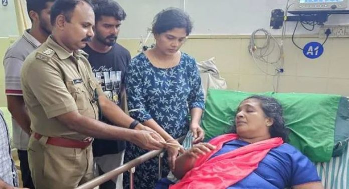 കാട്ടാനയുടെ ആക്രമണത്തില് മരിച്ച ബിജുവിന്റെ കുടുംബത്തിന് രണ്ടാം ഗഡുവും കൈമാറി കാട്ടാനയുടെ ആക്രമണത്തില് മരിച്ച ബിജുവിന്റെ കുടുംബത്തിന് രണ്ടാം ഗഡുവും കൈമാറി