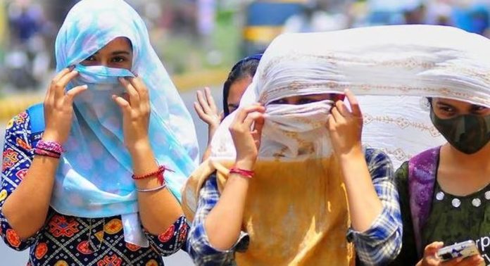 സംസ്ഥാനത്ത് വേനൽച്ചൂട് അതിശക്തമാകുന്നു ; പാലക്കാട് ജില്ലയിൽ 41 ഡിഗ്രി സെൽഷ്യസ് താപനില രേഖപ്പെടുത്തി, അതീവ ജാഗ്രത നിർദ്ദേശവുമായി അധികൃതർ….! സംസ്ഥാനത്ത് വേനൽച്ചൂട് അതിശക്തമാകുന്നു ; പാലക്കാട് ജില്ലയിൽ 41 ഡിഗ്രി സെൽഷ്യസ് താപനില രേഖപ്പെടുത്തി, അതീവ ജാഗ്രത നിർദ്ദേശവുമായി അധികൃതർ….!