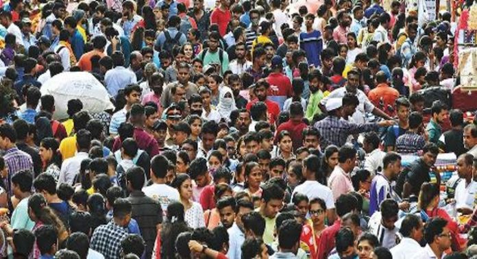 ഈ കാര്യത്തിൽ മാത്രം പിന്നോട്ടില്ല…; രാജ്യത്ത് ജനസംഖ്യ 144.17 കോടിയിലെത്തി, റിപ്പോർട്ടുകൾ പുറത്ത്…! ഈ കാര്യത്തിൽ മാത്രം പിന്നോട്ടില്ല…; രാജ്യത്ത് ജനസംഖ്യ 144.17 കോടിയിലെത്തി, റിപ്പോർട്ടുകൾ പുറത്ത്…!