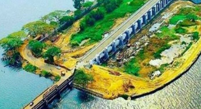 ഏറെ പ്രതിഷേധങ്ങൾക്കൊടുവിൽ ; തണ്ണീർമുക്കം ബണ്ട് ഇന്ന് തുറക്കാൻ കളക്ടറുടെ യോഗത്തിൽ തീരുമാനം ഏറെ പ്രതിഷേധങ്ങൾക്കൊടുവിൽ ; തണ്ണീർമുക്കം ബണ്ട് ഇന്ന് തുറക്കാൻ കളക്ടറുടെ യോഗത്തിൽ തീരുമാനം