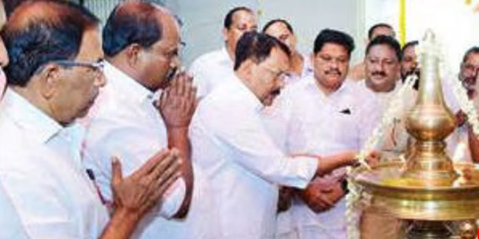 കടപ്ര-മാന്നാർ മഹാലക്ഷ്മിക്ഷേത്രത്തിൽ നവാഹയജ്ഞം തുടങ്ങി കടപ്ര-മാന്നാർ മഹാലക്ഷ്മിക്ഷേത്രത്തിൽ നവാഹയജ്ഞം തുടങ്ങി
