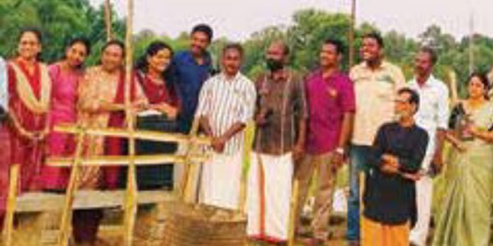 പന്തളത്ത് കാവ്യോത്സവം സംഘടിപ്പിച്ച് നാട്ടുകാര് പന്തളത്ത് കാവ്യോത്സവം സംഘടിപ്പിച്ച് നാട്ടുകാര്