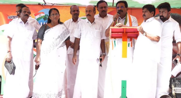 നാട്ടിൽ ജീവിക്കാൻ പറ്റാത്ത സാഹചര്യം – യുവജനങ്ങള് കേരളത്തില് നിന്നും ജീവനുംകൊണ്ട് രക്ഷപെടുകയാണ് : ആന്റോ ആന്റണി നാട്ടിൽ ജീവിക്കാൻ പറ്റാത്ത സാഹചര്യം – യുവജനങ്ങള് കേരളത്തില് നിന്നും ജീവനുംകൊണ്ട് രക്ഷപെടുകയാണ് : ആന്റോ ആന്റണി