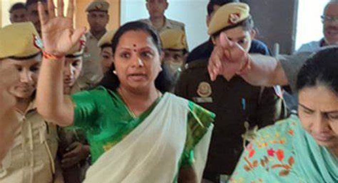 മദ്യനയ അഴിമതി കേസ് ; ബിആർഎസ് നേതാവ് കെ കവിതയെ സിബിഐ അറസ്റ്റുചെയ്തു മദ്യനയ അഴിമതി കേസ് ; ബിആർഎസ് നേതാവ് കെ കവിതയെ സിബിഐ അറസ്റ്റുചെയ്തു