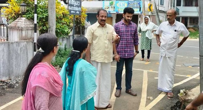 പൊതുമരാമത്ത് വകുപ്പ് വിജിലൻസ് വിഭാഗവും ക്വാളിറ്റി കൺട്രോൾ വിഭാഗവും പന്തളം -മാവേലിക്കര റോഡിൽ പരിശോധന നടത്തി പൊതുമരാമത്ത് വകുപ്പ് വിജിലൻസ് വിഭാഗവും ക്വാളിറ്റി കൺട്രോൾ വിഭാഗവും പന്തളം -മാവേലിക്കര റോഡിൽ പരിശോധന നടത്തി