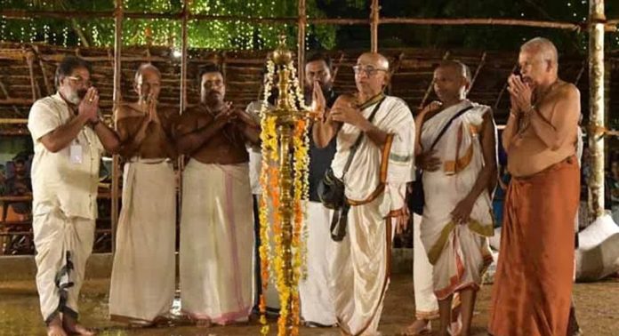 കോന്നി ഇളകൊള്ളൂര് അതിരാത്രത്തിന് തുടക്കമായി കോന്നി ഇളകൊള്ളൂര് അതിരാത്രത്തിന് തുടക്കമായി