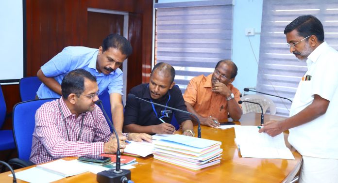 ലോക്സഭാ തെരഞ്ഞെടുപ്പ് ; ജില്ലയിൽ ചെലവുകളുടെ മൂന്നാംഘട്ട പരിശോധന പൂര്ത്തിയായി ലോക്സഭാ തെരഞ്ഞെടുപ്പ് ; ജില്ലയിൽ ചെലവുകളുടെ മൂന്നാംഘട്ട പരിശോധന പൂര്ത്തിയായി