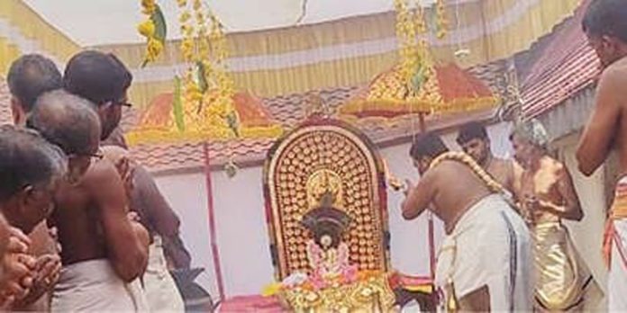കൊടുമൺ വൈകുണ്ഠപുരം ക്ഷേത്രത്തിൽ ഇന്ന് പള്ളിവേട്ട നടക്കും കൊടുമൺ വൈകുണ്ഠപുരം ക്ഷേത്രത്തിൽ ഇന്ന് പള്ളിവേട്ട നടക്കും