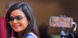 കോൺഗ്രസ് എംപി മഹുവ മൊയ്ത്രയ്ക്ക് നേരെ ബിജെപി പ്രവർത്തകരുടെ കരിങ്കൊടി പ്രതിഷേധവും മുട്ടയേറും
