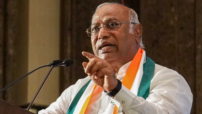 എഫ്സിആർഎ നിയമഭേദഗതി ന്യൂനപക്ഷത്തെ ലക്ഷ്യം വച്ചുള്ള ആക്രമണം ആണെന്ന് മല്ലികാർജുൻ ഖർഗെ എഫ്സിആർഎ നിയമഭേദഗതി ന്യൂനപക്ഷത്തെ ലക്ഷ്യം വച്ചുള്ള ആക്രമണം ആണെന്ന് മല്ലികാർജുൻ ഖർഗെ