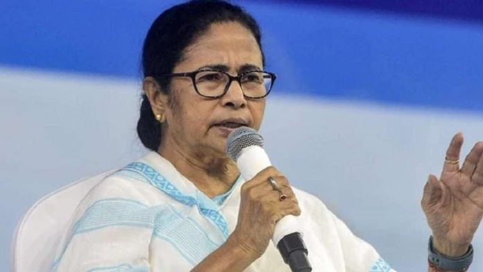 ബിജെപി എംഎൽഎമാർ വോട്ട് കള്ളൻമാരെന്ന് മുഖ്യമന്ത്രി മമത ബാനർജി ബിജെപി എംഎൽഎമാർ വോട്ട് കള്ളൻമാരെന്ന് മുഖ്യമന്ത്രി മമത ബാനർജി