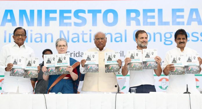 പ്രകടനപത്രിക മുസ്ലിം ലീഗിന്റെ മുദ്രയെന്ന് വിശേഷിപ്പിച്ചതിന് പ്രധാനമന്ത്രിക്കെതിരെ കോൺഗ്രസ് പരാതി നല്കി പ്രകടനപത്രിക മുസ്ലിം ലീഗിന്റെ മുദ്രയെന്ന് വിശേഷിപ്പിച്ചതിന് പ്രധാനമന്ത്രിക്കെതിരെ കോൺഗ്രസ് പരാതി നല്കി