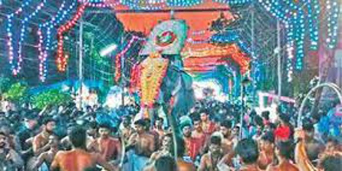 തോട്ടുവ ഭരണിക്കാവ് ദേവീക്ഷേത്രത്തിലെ മീനഭരണി ഉത്സവത്തിന് ഇന്ന് തുടക്കമാകും തോട്ടുവ ഭരണിക്കാവ് ദേവീക്ഷേത്രത്തിലെ മീനഭരണി ഉത്സവത്തിന് ഇന്ന് തുടക്കമാകും