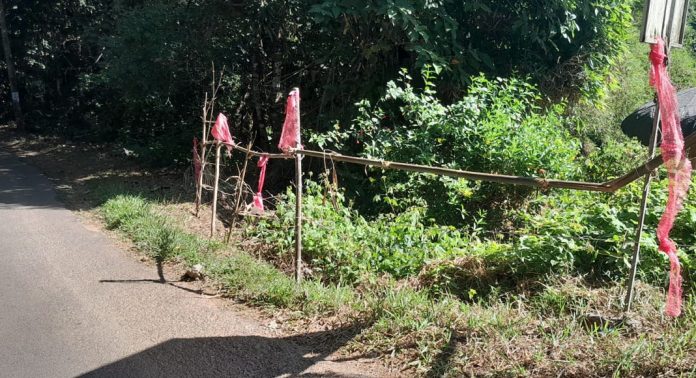 മണ്ണീറ റോഡിൽ സംരക്ഷണ ഭിത്തി നിർമ്മിക്കണം ; ആവിശ്യം ശക്തമാകുന്നു മണ്ണീറ റോഡിൽ സംരക്ഷണ ഭിത്തി നിർമ്മിക്കണം ; ആവിശ്യം ശക്തമാകുന്നു