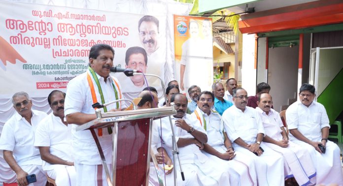 കേന്ദ്ര – സംസ്ഥാന സർക്കാരുകൾ നാട് ഭരിച്ചു മുടിച്ചു : മോൻസ് ജോസഫ് കേന്ദ്ര – സംസ്ഥാന സർക്കാരുകൾ നാട് ഭരിച്ചു മുടിച്ചു : മോൻസ് ജോസഫ്
