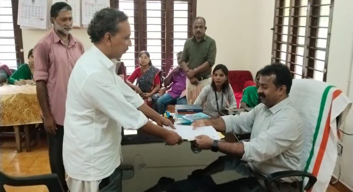മാവേലിക്കര മണ്ഡലത്തിലെ എസ് യു സി ഐ സ്ഥാനാർത്ഥി പത്രിക നൽകി മാവേലിക്കര മണ്ഡലത്തിലെ എസ് യു സി ഐ സ്ഥാനാർത്ഥി പത്രിക നൽകി