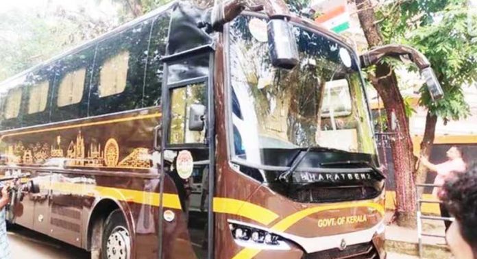 നവകേരള ബസ് സര്വീസ് : പ്രത്യേകതകള് എന്തെല്ലാം? ബുക്കിംഗ് ആരംഭിച്ചു നവകേരള ബസ് സര്വീസ് : പ്രത്യേകതകള് എന്തെല്ലാം? ബുക്കിംഗ് ആരംഭിച്ചു