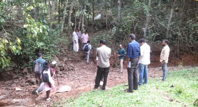പൊന്തൻപുഴ പെരുമ്പെട്ടി നിവാസികൾ നടത്തിവന്ന പട്ടയ സമരം ഫലം കണ്ടുതുടങ്ങി പൊന്തൻപുഴ പെരുമ്പെട്ടി നിവാസികൾ നടത്തിവന്ന പട്ടയ സമരം ഫലം കണ്ടുതുടങ്ങി