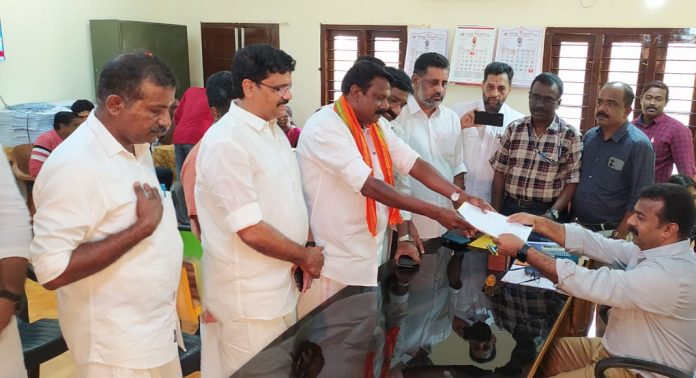 ബൈജു കലാശാല നാമനിർദ്ദേശ പത്രിക നൽകി ബൈജു കലാശാല നാമനിർദ്ദേശ പത്രിക നൽകി