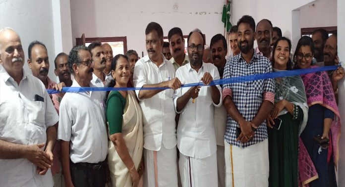 യുഡിഎഫ് മന്ദമരുതി മേഖലാ കമ്മിറ്റി ഓഫീസ് ഉദ്ഘാടനം ചെയ്തു യുഡിഎഫ് മന്ദമരുതി മേഖലാ കമ്മിറ്റി ഓഫീസ് ഉദ്ഘാടനം ചെയ്തു