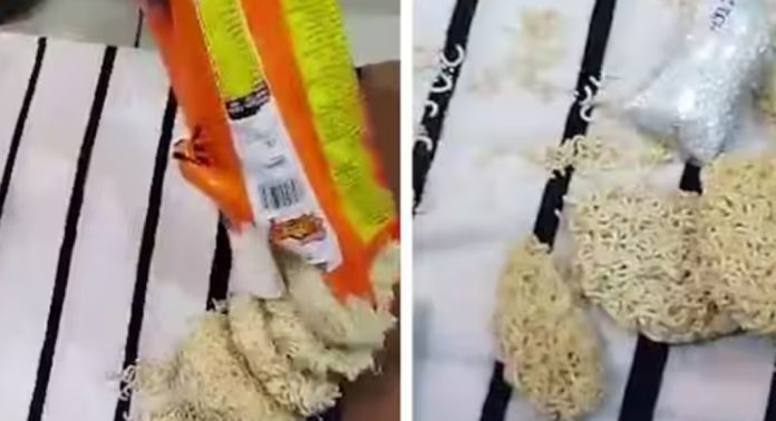 മുംബൈ വിമാനത്താവളത്തിലെത്തിയ യാത്രക്കാരനിൽ നിന്ന് കോടികൾ വിലമതിക്കുന്ന ഡയമണ്ട് പിടിച്ചെടുത്തു മുംബൈ വിമാനത്താവളത്തിലെത്തിയ യാത്രക്കാരനിൽ നിന്ന് കോടികൾ വിലമതിക്കുന്ന ഡയമണ്ട് പിടിച്ചെടുത്തു