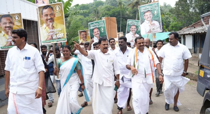 ആവേശത്തിരയായി ഡീൻ കുര്യാക്കോസിന്റെ പീരുമേട് പര്യടനം ആവേശത്തിരയായി ഡീൻ കുര്യാക്കോസിന്റെ പീരുമേട് പര്യടനം