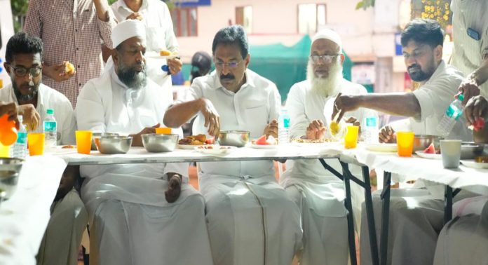 റംസാൻ വ്രതം സാമൂഹിക ബന്ധങ്ങൾ ദൃഢപ്പെടുത്തുന്നു : ആൻ്റോ ആൻ്റണി റംസാൻ വ്രതം സാമൂഹിക ബന്ധങ്ങൾ ദൃഢപ്പെടുത്തുന്നു : ആൻ്റോ ആൻ്റണി