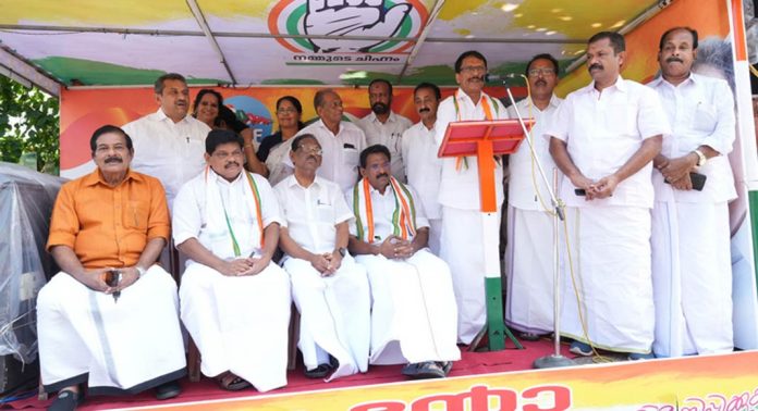 പിതാവിനെ അവഹേളിക്കുന്ന ബിജെപി സ്ഥാനാർത്ഥി അനിൽ ആന്റണി – ജനം വിലയിരുത്തട്ടെ : പഴകുളം മധു പിതാവിനെ അവഹേളിക്കുന്ന ബിജെപി സ്ഥാനാർത്ഥി അനിൽ ആന്റണി – ജനം വിലയിരുത്തട്ടെ : പഴകുളം മധു