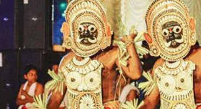 വെള്ളങ്ങൂർ പൂഴിക്കുന്ന് ദേവിക്ഷേത്രത്തിലെ വലിയപടയണി ഇന്ന് വെള്ളങ്ങൂർ പൂഴിക്കുന്ന് ദേവിക്ഷേത്രത്തിലെ വലിയപടയണി ഇന്ന്