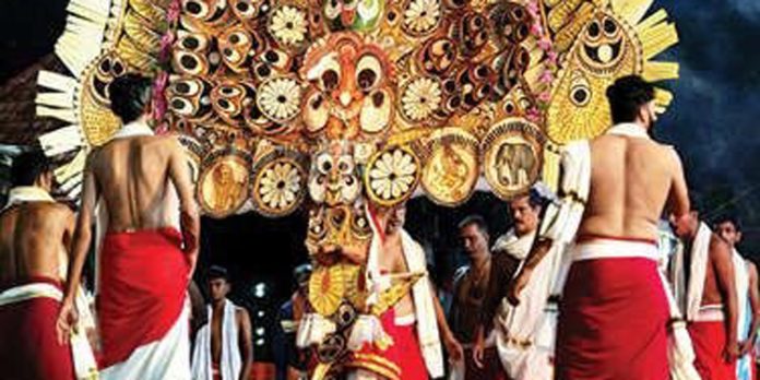 കദളിമംഗലം പടയണിയിൽ ഇന്നും നാളെയും വലിയ ഇടപ്പടയണി നടക്കും കദളിമംഗലം പടയണിയിൽ ഇന്നും നാളെയും വലിയ ഇടപ്പടയണി നടക്കും