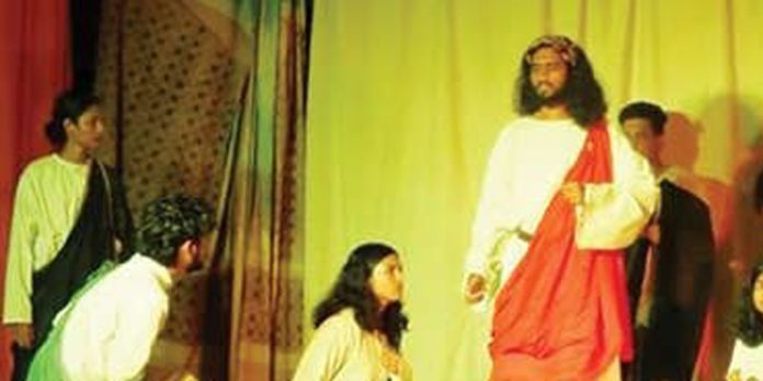 പന്തളം എൻ.എസ്.എസ്. കോളേജില് ഇംഗ്ലീഷ് വിഭാഗത്തിന്റെ നേതൃത്വത്തിൽ നാടകം അവതരിപ്പിച്ചു പന്തളം എൻ.എസ്.എസ്. കോളേജില് ഇംഗ്ലീഷ് വിഭാഗത്തിന്റെ നേതൃത്വത്തിൽ നാടകം അവതരിപ്പിച്ചു