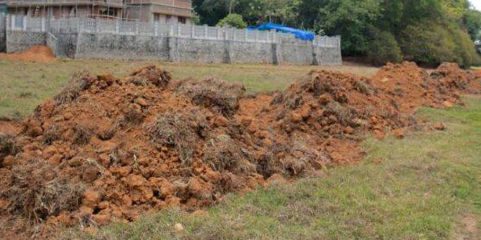 കുളനട പഞ്ചായത്ത് ഒന്നാം വാർഡിലെ കുപ്പണ്ണൂർ പാടശേഖരങ്ങൾ നികത്താൻ നീക്കം കുളനട പഞ്ചായത്ത് ഒന്നാം വാർഡിലെ കുപ്പണ്ണൂർ പാടശേഖരങ്ങൾ നികത്താൻ നീക്കം