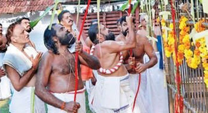 പെരിങ്ങര ലക്ഷ്മീനാരായണക്ഷേത്രത്തിൽ ഉത്സവത്തിന് കൊടിയേറി പെരിങ്ങര ലക്ഷ്മീനാരായണക്ഷേത്രത്തിൽ ഉത്സവത്തിന് കൊടിയേറി