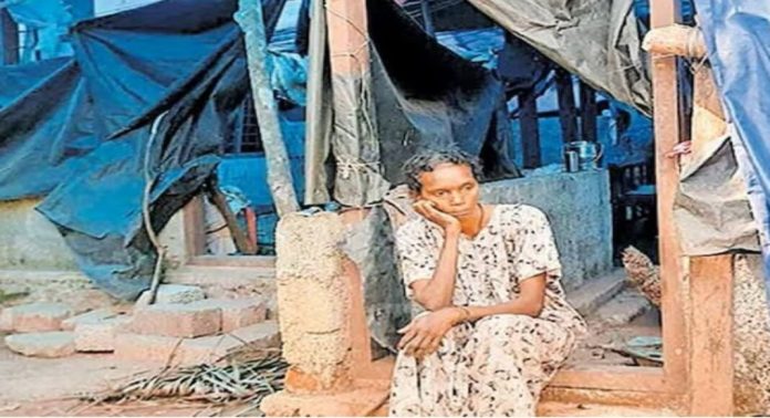 ലൈഫ് മിഷൻ പദ്ധതിയിൽ നിർമാണം തുടങ്ങിയ വീടിന് സ്റ്റോപ് മെമ്മോ ; തിരിഞ്ഞുനോക്കാതെ അധികൃതർ ലൈഫ് മിഷൻ പദ്ധതിയിൽ നിർമാണം തുടങ്ങിയ വീടിന് സ്റ്റോപ് മെമ്മോ ; തിരിഞ്ഞുനോക്കാതെ അധികൃതർ