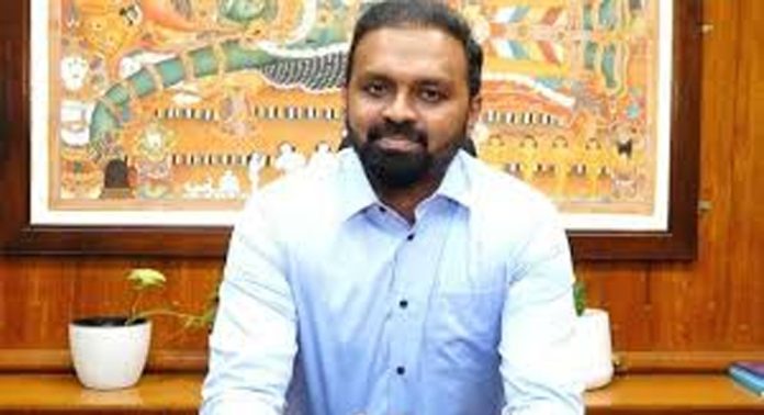 മുഴക്കം കേൾക്കുന്ന ആറാമത്തെ ജില്ലയായി പത്തനംതിട്ട?വ്യാജ വാർത്തയെന്ന് കളക്ടർ, പ്രചരിപ്പിക്കുന്നവർക്കെതിരെ നടപടി മുഴക്കം കേൾക്കുന്ന ആറാമത്തെ ജില്ലയായി പത്തനംതിട്ട?വ്യാജ വാർത്തയെന്ന് കളക്ടർ, പ്രചരിപ്പിക്കുന്നവർക്കെതിരെ നടപടി