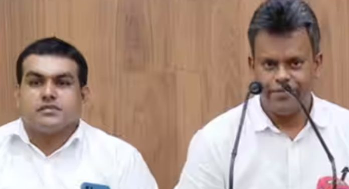ആന്റോ ആന്റണിക്കെതിരെ പരസ്യ നിലപാട് എടുത്ത യുണൈറ്റഡ് പെന്തകോസ്ത് സിനഡ് എന്ന സംഘടനയ്ക്ക് പിന്നിൽ എൽഡിഎഫാണെന്ന ആക്ഷേപവുമായി പെന്തകോസ്ത് കൗൺസിൽ ഓഫ് ഇന്ത്യ ആന്റോ ആന്റണിക്കെതിരെ പരസ്യ നിലപാട് എടുത്ത യുണൈറ്റഡ് പെന്തകോസ്ത് സിനഡ് എന്ന സംഘടനയ്ക്ക് പിന്നിൽ എൽഡിഎഫാണെന്ന ആക്ഷേപവുമായി പെന്തകോസ്ത് കൗൺസിൽ ഓഫ് ഇന്ത്യ