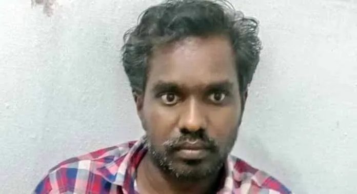 പതിനഞ്ചുകാരിയെ വിവാഹവാഗ്ദാനം ചെയ്ത് നഗ്നചിത്രങ്ങളും വീഡിയോയും പകര്ത്തിയ കേസില് പ്രതിക്ക് 21 വര്ഷം തടവ് പതിനഞ്ചുകാരിയെ വിവാഹവാഗ്ദാനം ചെയ്ത് നഗ്നചിത്രങ്ങളും വീഡിയോയും പകര്ത്തിയ കേസില് പ്രതിക്ക് 21 വര്ഷം തടവ്