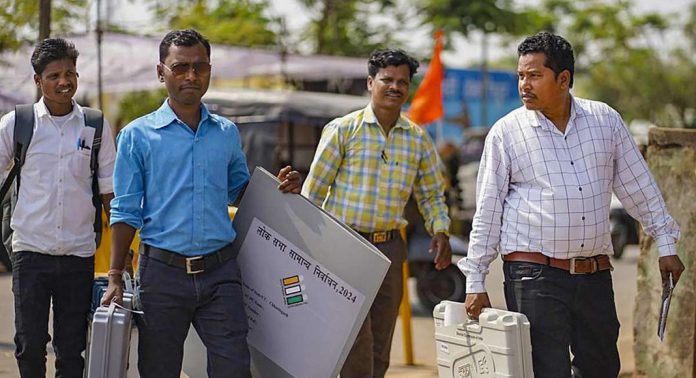 ലോക്സഭാ തിരഞ്ഞെടുപ്പ് 2024 : എൻആർഐകൾക്ക് എന്തെങ്കിലും വോട്ടവകാശമുണ്ടോ ? പരിശോധിക്കാം വസ്തുതകൾ ലോക്സഭാ തിരഞ്ഞെടുപ്പ് 2024 : എൻആർഐകൾക്ക് എന്തെങ്കിലും വോട്ടവകാശമുണ്ടോ ? പരിശോധിക്കാം വസ്തുതകൾ