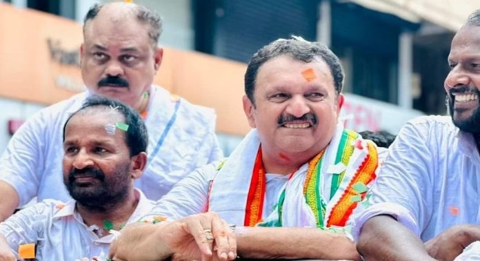 രണ്ടെണ്ണം ബിജെപിക്കും പതിനെട്ടണ്ണം എല്ഡിഎഫിനും ; ഇതാണ് അന്തര്ധാരയെന്ന് വിമർശിച്ച് മുരളീധരന് രണ്ടെണ്ണം ബിജെപിക്കും പതിനെട്ടണ്ണം എല്ഡിഎഫിനും ; ഇതാണ് അന്തര്ധാരയെന്ന് വിമർശിച്ച് മുരളീധരന്