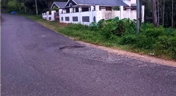 ശാപമോക്ഷം കാത്ത് മന്ദമരുതി – വെച്ചൂച്ചിറ റോഡ് ശാപമോക്ഷം കാത്ത് മന്ദമരുതി – വെച്ചൂച്ചിറ റോഡ്