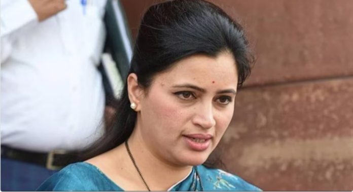 മോദി തരംഗം ഉണ്ടെന്ന മിഥ്യാധാരണയിൽ വെറുതെയിരിക്കരുതെന്ന് ബി.ജെ.പി സ്ഥാനാര്ഥി നവനീത് റാണ ; പ്രസ്താവന ആയുധമാക്കി പ്രതിപക്ഷം മോദി തരംഗം ഉണ്ടെന്ന മിഥ്യാധാരണയിൽ വെറുതെയിരിക്കരുതെന്ന് ബി.ജെ.പി സ്ഥാനാര്ഥി നവനീത് റാണ ; പ്രസ്താവന ആയുധമാക്കി പ്രതിപക്ഷം