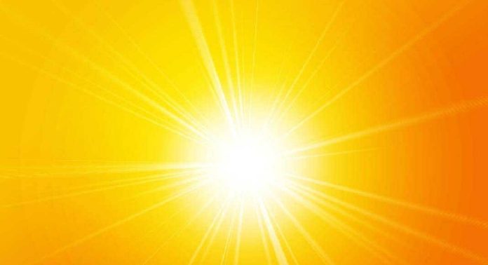ഉഷ്ണതരംഗം ; മുറിയിൽ കിടന്നുറങ്ങുന്നതിനിടെ വയോധികന് പൊള്ളലേറ്റു, സംഭവം പാലക്കാട് ഉഷ്ണതരംഗം ; മുറിയിൽ കിടന്നുറങ്ങുന്നതിനിടെ വയോധികന് പൊള്ളലേറ്റു, സംഭവം പാലക്കാട്