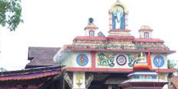 ശ്രീവല്ലഭ മഹാക്ഷേത്രത്തിലെ സ്വർണധ്വജനിർമാണത്തിനായി എത്തിച്ച തടി എണ്ണത്തോണിയിൽ ഇടുന്നതിന് മുന്നോടിയായുള്ള പണികൾ ഇന്ന് തുടങ്ങും ശ്രീവല്ലഭ മഹാക്ഷേത്രത്തിലെ സ്വർണധ്വജനിർമാണത്തിനായി എത്തിച്ച തടി എണ്ണത്തോണിയിൽ ഇടുന്നതിന് മുന്നോടിയായുള്ള പണികൾ ഇന്ന് തുടങ്ങും