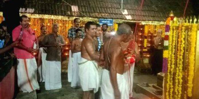 കലഞ്ഞൂർ മഹാദേവ ക്ഷേത്രത്തിലെ ഉത്സവത്തിന് കൊടിയേറി കലഞ്ഞൂർ മഹാദേവ ക്ഷേത്രത്തിലെ ഉത്സവത്തിന് കൊടിയേറി