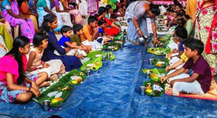 മാടപ്പള്ളിക്കാവ് ഭഗവതി ക്ഷേത്രത്തിൽ ഉണ്ണിയൂട്ട് നടത്തി മാടപ്പള്ളിക്കാവ് ഭഗവതി ക്ഷേത്രത്തിൽ ഉണ്ണിയൂട്ട് നടത്തി