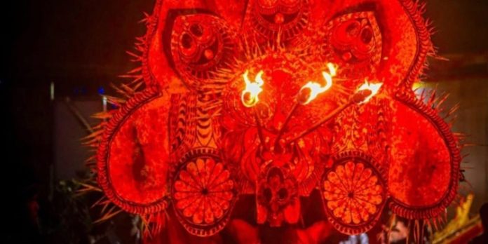 കദളിമംഗലം പടേനിയിൽ വെൺപാലകരക്കാരുടെ നിർത്ത് പടേനി ഇന്ന് കദളിമംഗലം പടേനിയിൽ വെൺപാലകരക്കാരുടെ നിർത്ത് പടേനി ഇന്ന്